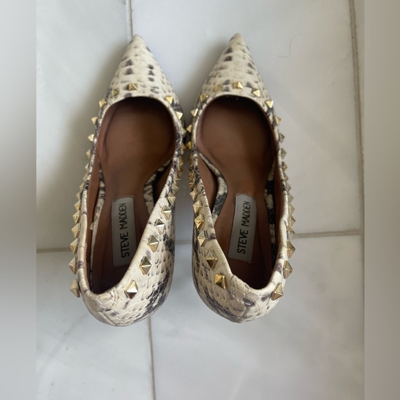 Steve Madden Proto Natural Snake and Gold Studded Pumps - Picture 2 of 5